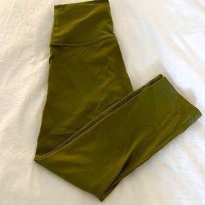 Lululemon Wunder Train Crop 21’